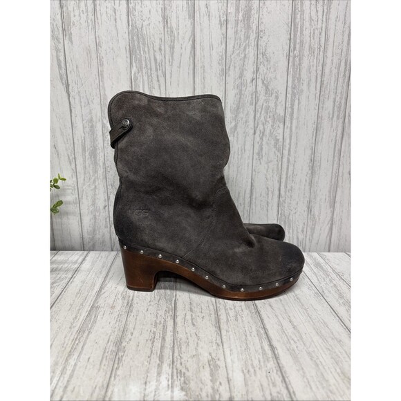UGG Shoes - Womens Size 9 Ugg Australia Lynnea Suede Boots Gray